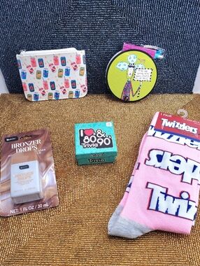 Women/Girls  Variety Items Lot (VS)